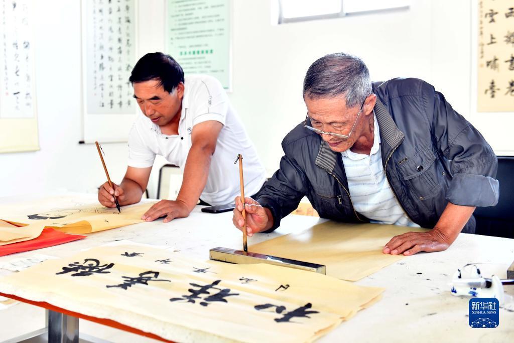 棒坛万人在线交流社区